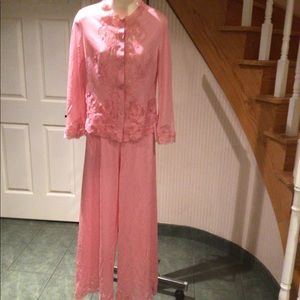 ⬇️Price Drop ⬇️Vintage  European intimate lounge wear preloved